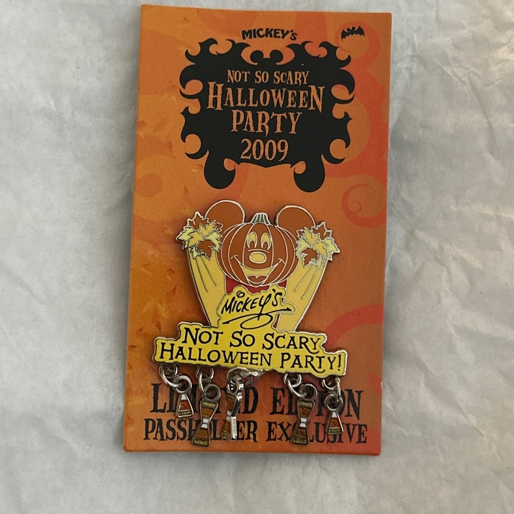 Disney Mickey’s Not So Scary Halloween Party Pin 2009 - Limited Edition